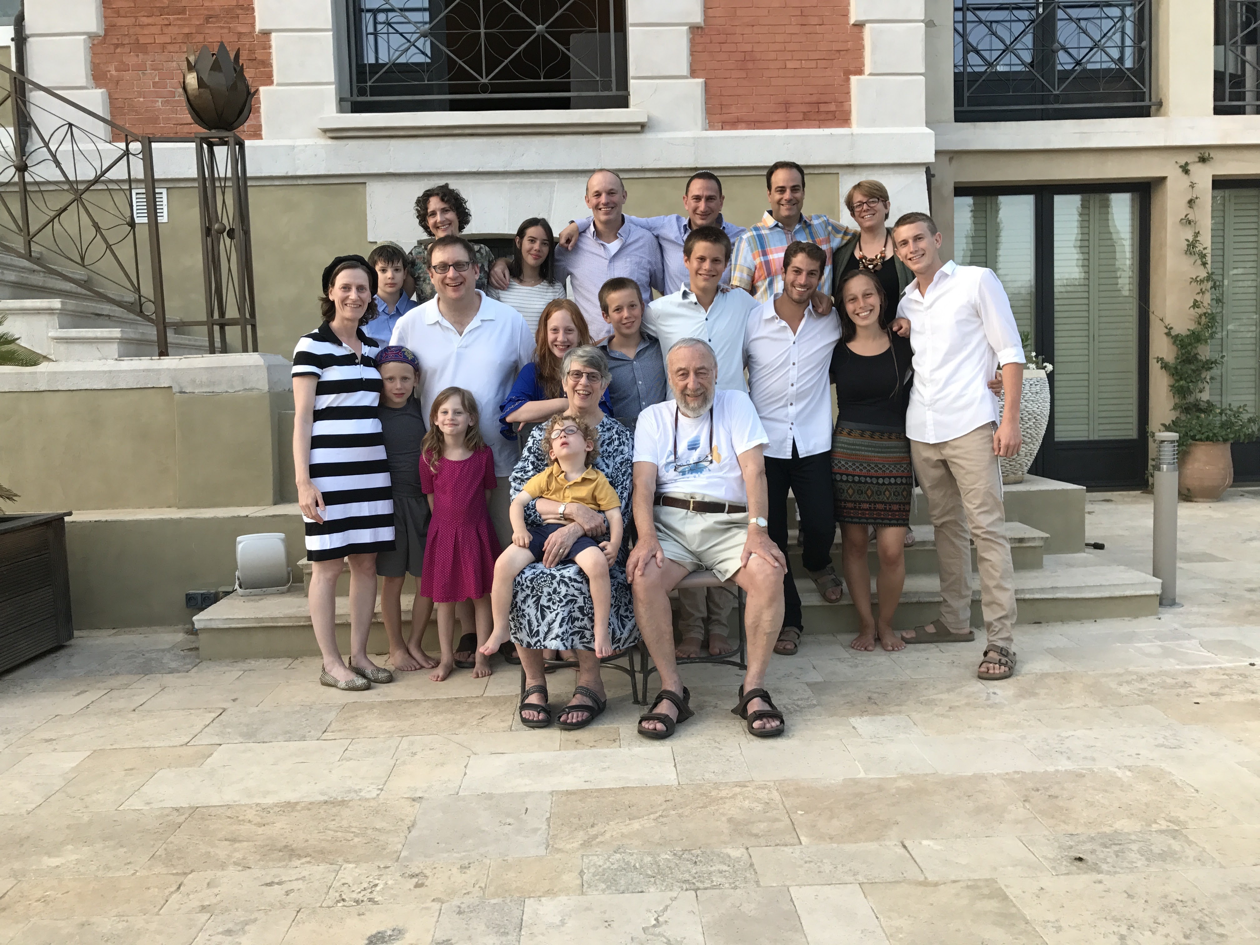 Photograph of the extended Spolsky family